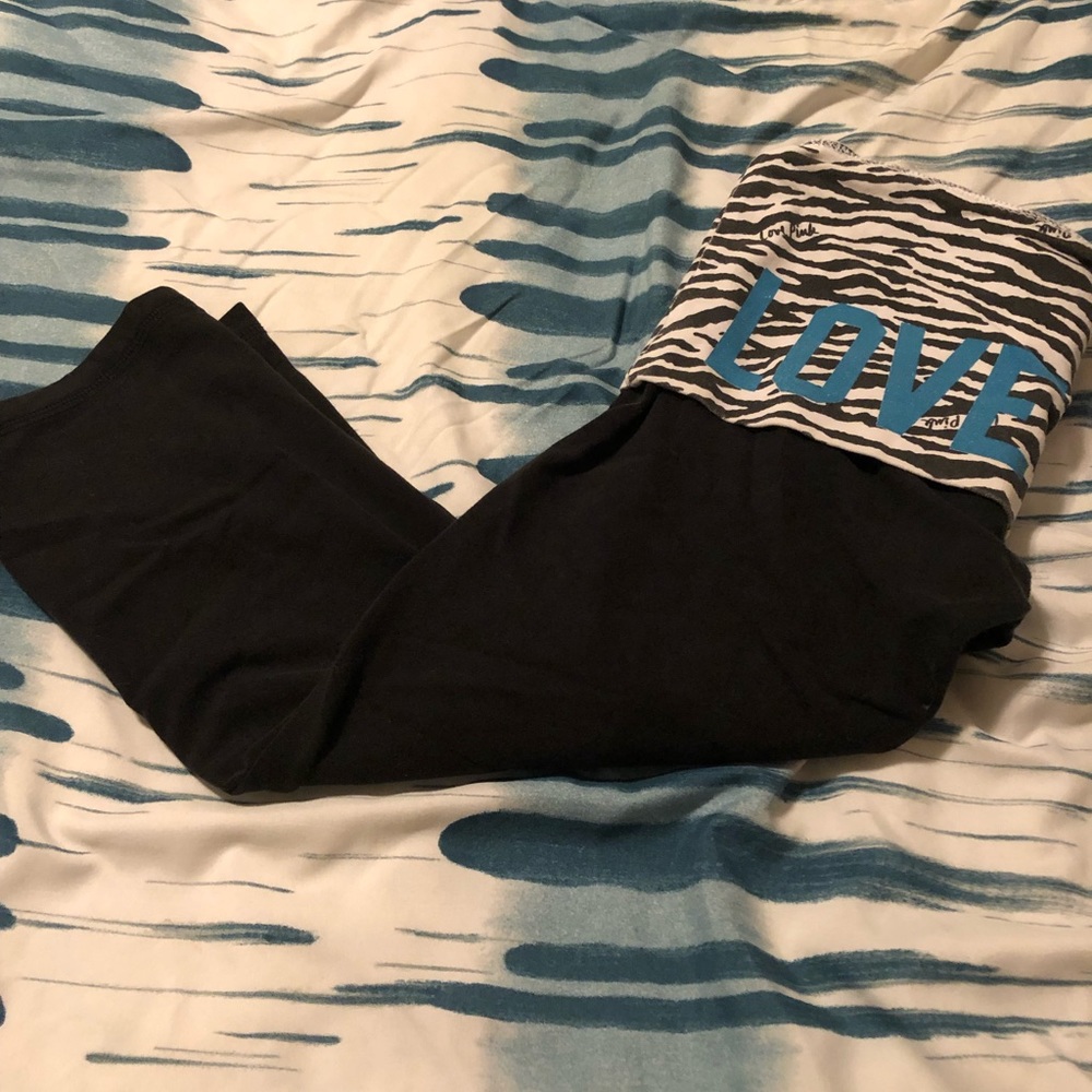 Cropped Victoria’s Secret yoga pants